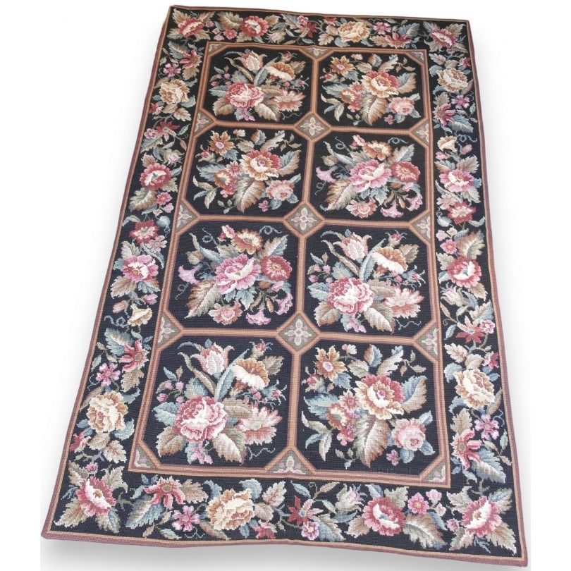 Rug with small dots, black background and red and pink flower decoration (handmade) (1 of 2)