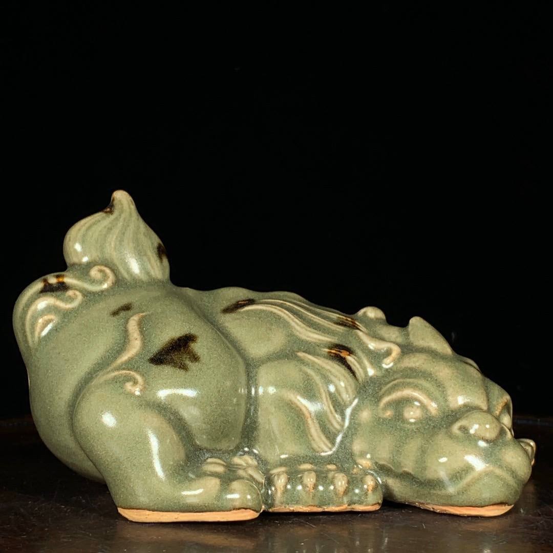 Song Dynasty Longquan kiln Pixiu: Song Dynasty Longquan kiln Pixiu, 7.5 cm high, 13 cm in diameter,