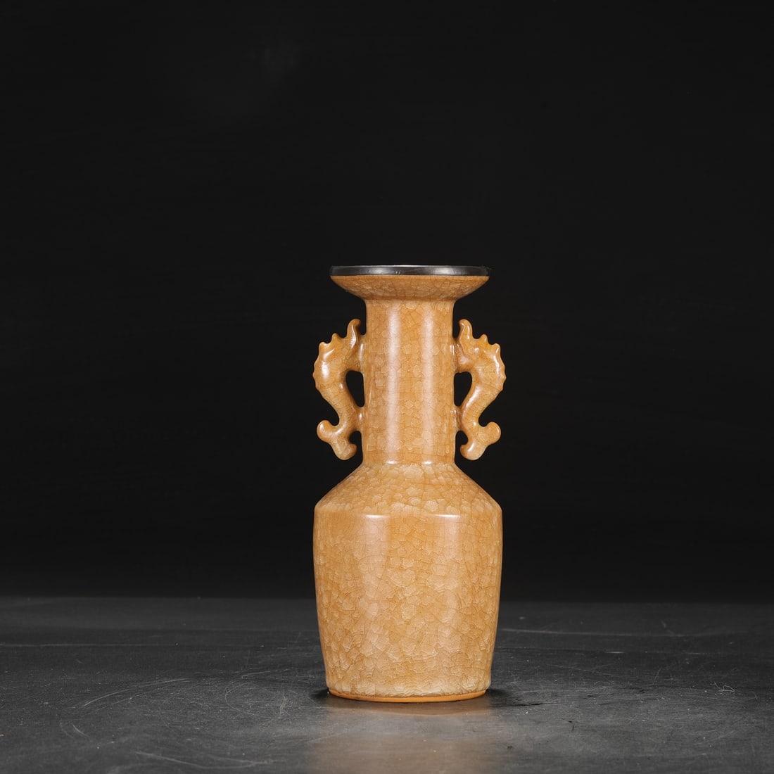 A Southern Song Dynasty official kiln porcelain vase with a beige glaze, ice-crack pattern, and (1 of 8)