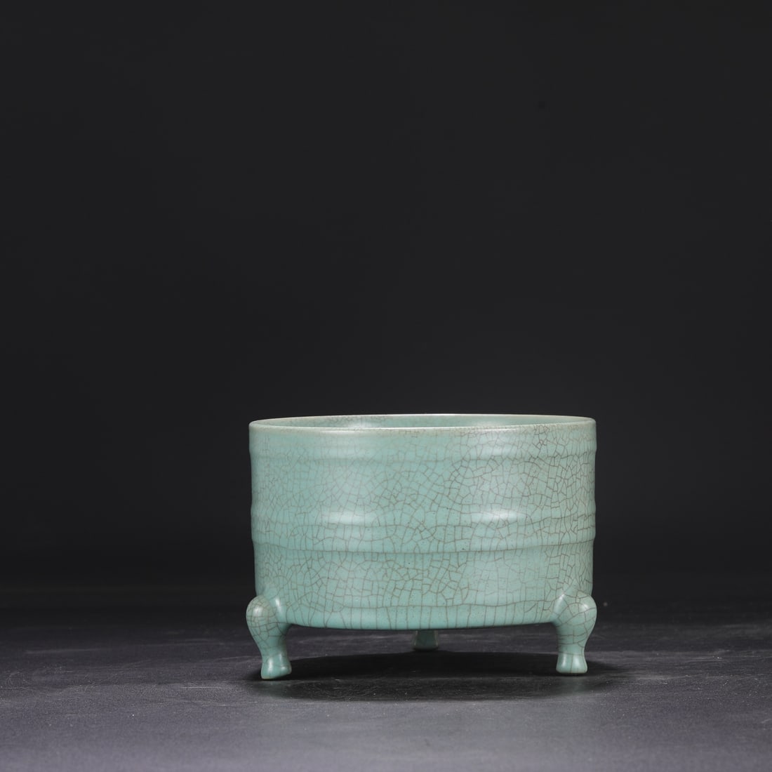 A Northern Song Dynasty Ru ware celadon-glazed imperial tripod censer with string patterns, formerly (1 of 7)