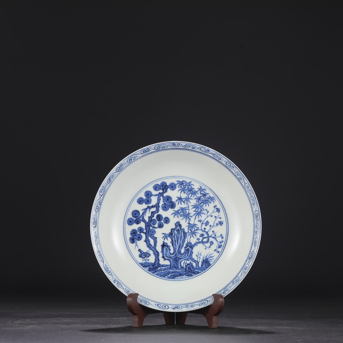 Large blue-and-white porcelain plate with pine, bamboo, and plum blossom design from the Xuande (1 of 7)