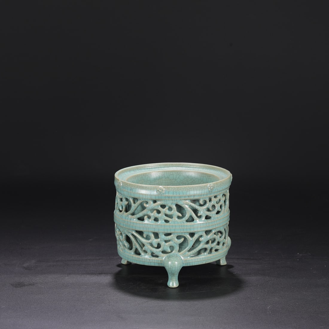 A Northern Song Dynasty Ru ware celadon-glazed openwork imperial tripod censer with an inscription (1 of 6)