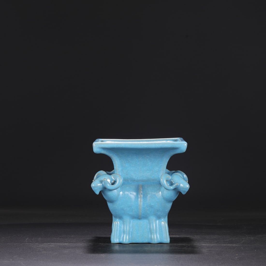 A Northern Song Dynasty Ru ware sky-blue glazed square vase with ice-crack pattern, a court ritual (1 of 8)