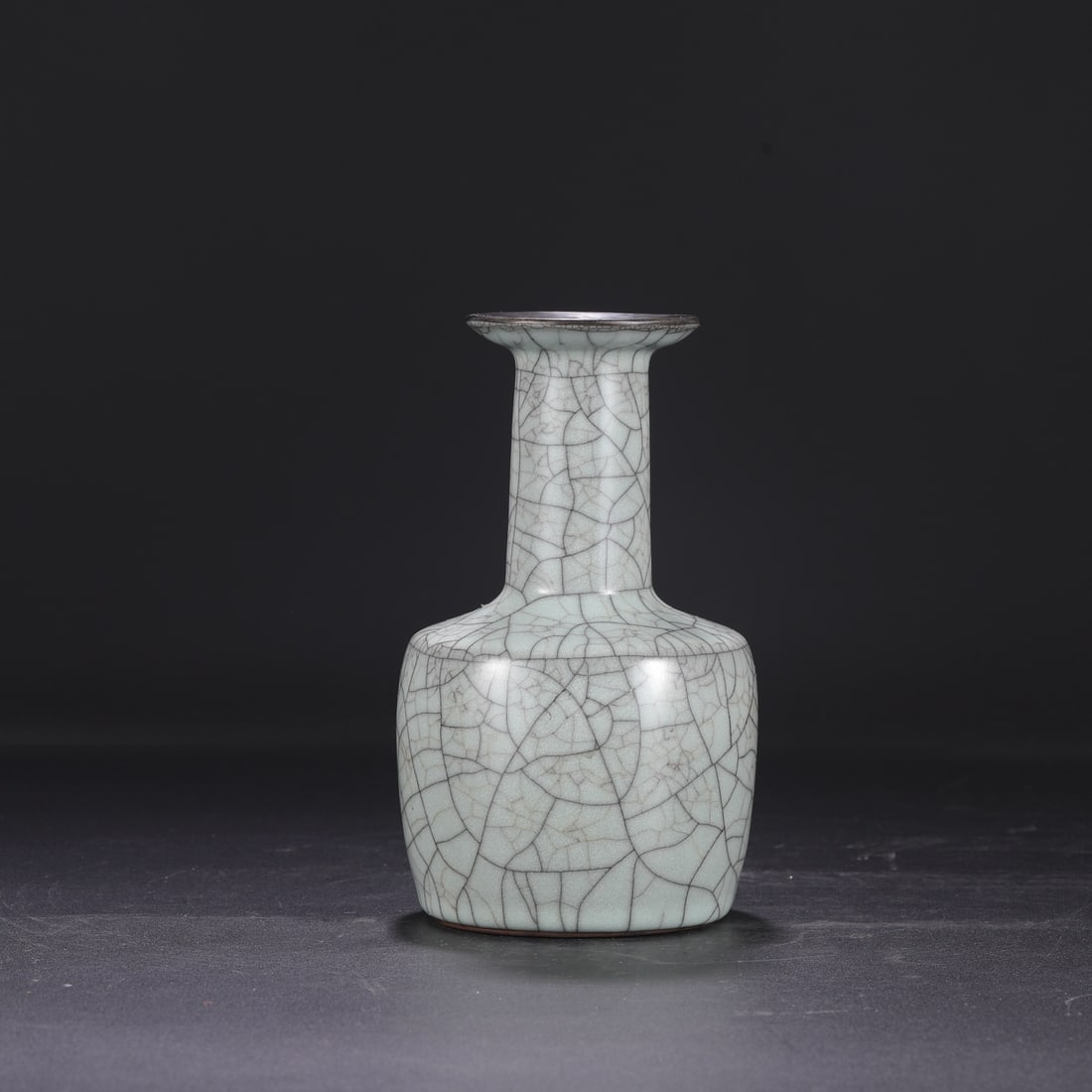 A Southern Song Dynasty official kiln celadon vase with a silver rim, used in the imperial court and (1 of 7)