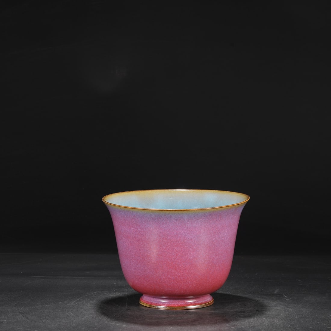 A large, inverted bell-shaped flowerpot in grape-red glaze, formerly from the Northern Song Dynasty (1 of 8)