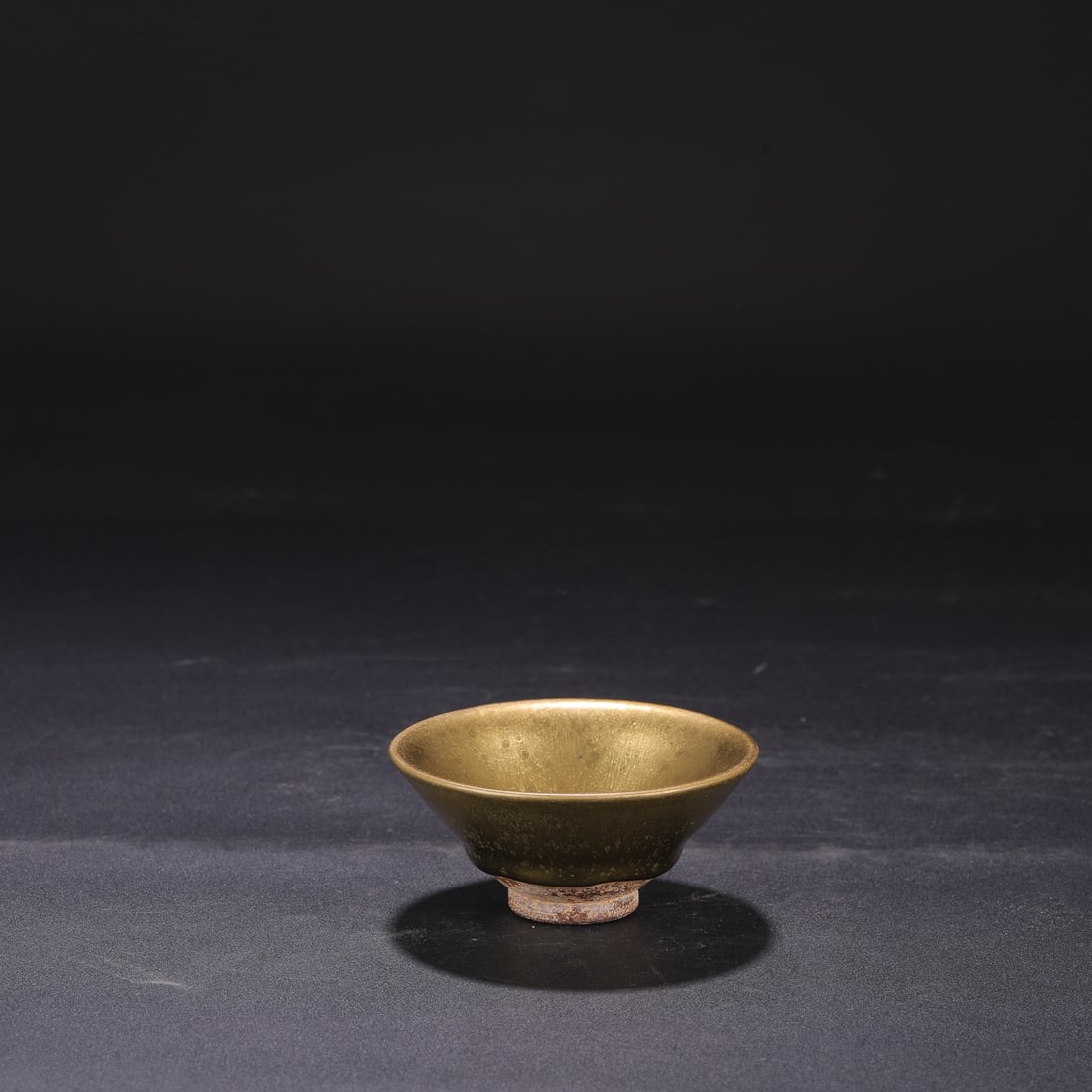 Dimensions of a Northern Song Dynasty Jian ware gold-glazed oil-spot tea bowl (formerly in the (1 of 7)