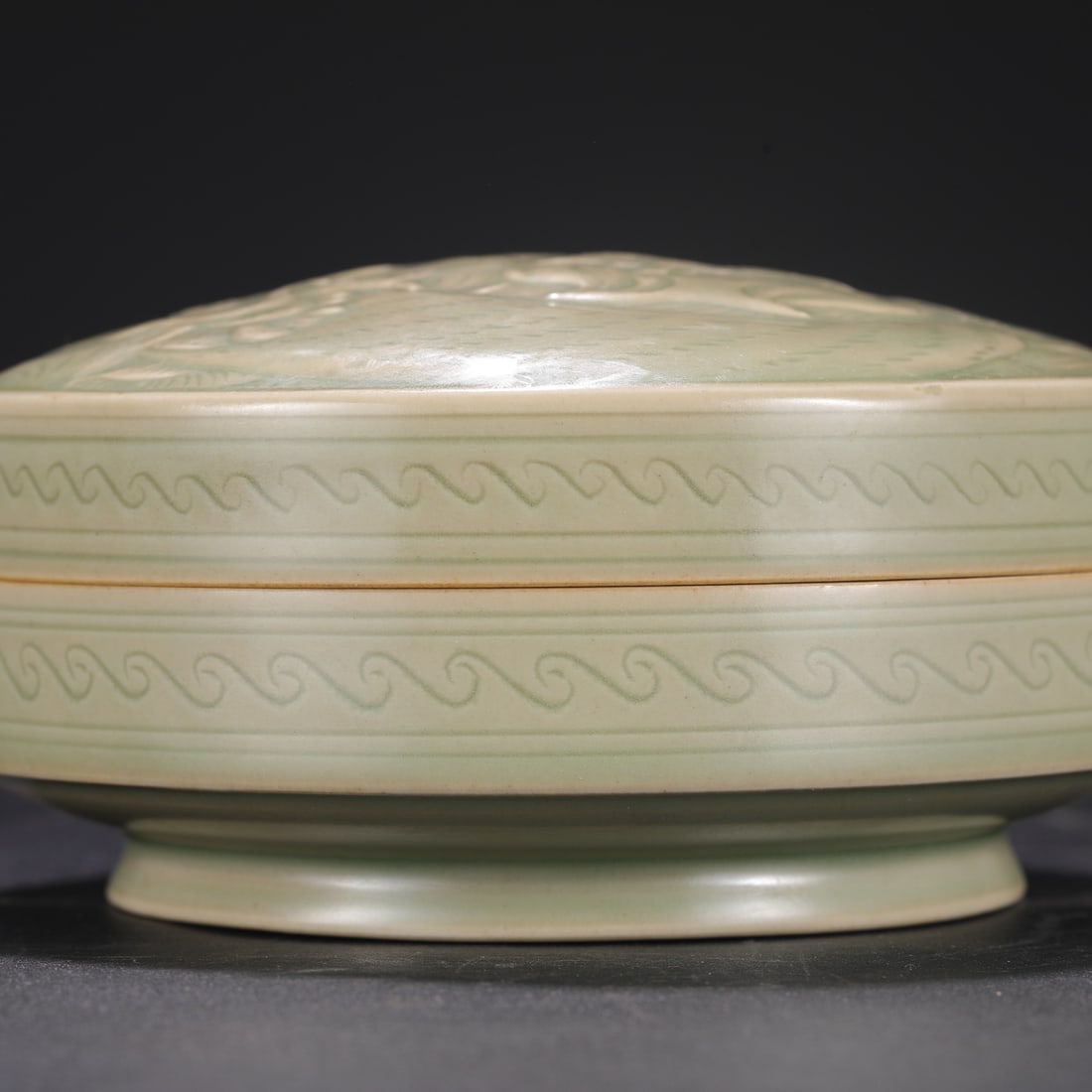A Tang Dynasty Yue ware celadon covered box (from a collection) measures 6 cm in (1 of 7)