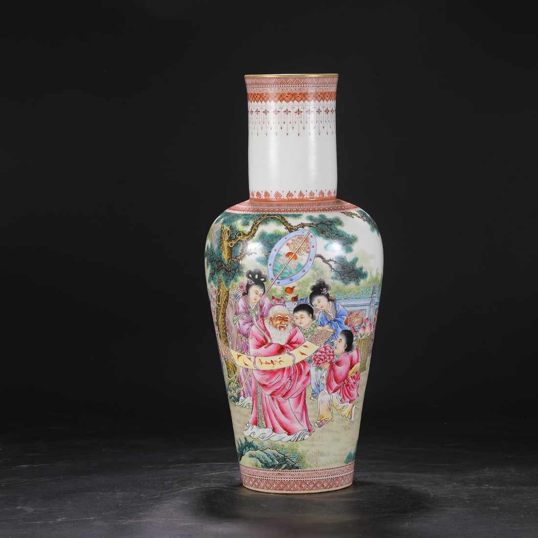 A large famille rose vase with figures and inscribed poems from the Qianlong period of the Qing (1 of 8)