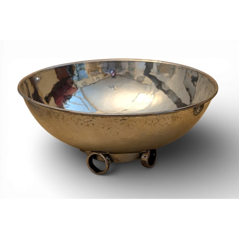 German Art Deco bowl in 800 silver: Art Deco bowl in 800 silver245gOrigin: GermanyPeriod: 20th centuryMaterials: SilverDimensions: Height 7.5 x Diameter 17 cm