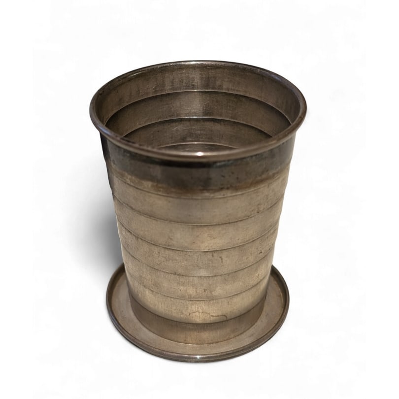 19th century english Telescopic Sterling silver goblet: Sterling silver telescopic goblet, Birmingham 1830 3957Marked Nellie B. LINN 1890Origin: EnglandPeriod: 19th centuryMaterials: SilverDimensions: Height 3 cm x Diameter 7 cm