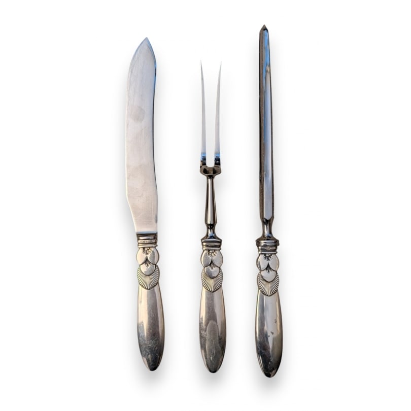 Danish 20th century GEORG JENSEN Silver Meat Service: Cactus meat service in 925 silver by GEORG JENSENOrigin: DenmarkPeriod: 20th centuryMaterials: SilverDimensions: Ht 27 x 2.5 x 1.5 cm