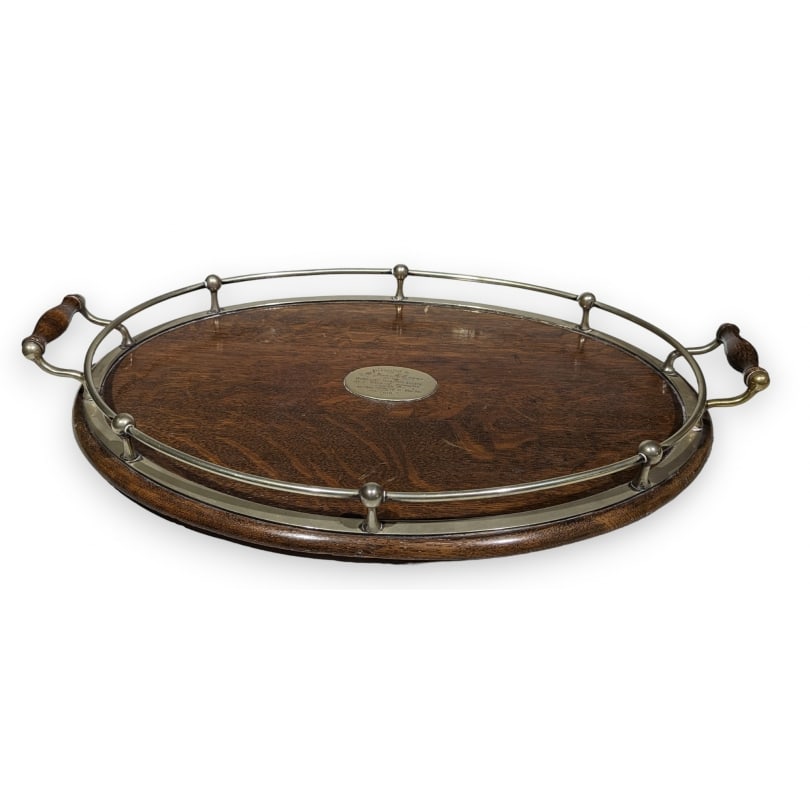 English 20th century Oval tray in oak and silver-plated metal: Oval tray in oak and silver plated "Presented to Mr. Ivor M. Evans. Ba the Manselton Allotment Society as a token of appreciation for the services rendered as Hon. Sec1 919"Origin: EnglandPeriod: 20th