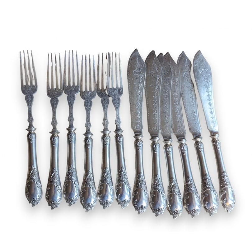 German 19th century 800 silver dessert cutlery by SCHOTT: Dessert cutlery set: 6 forks and 6 knives in 800 silver by SCHOTTOrigin: GermanyPeriod: 19th centuryMaterials: SilverDimensions: Ht 20 x 2 x 1.5 cm