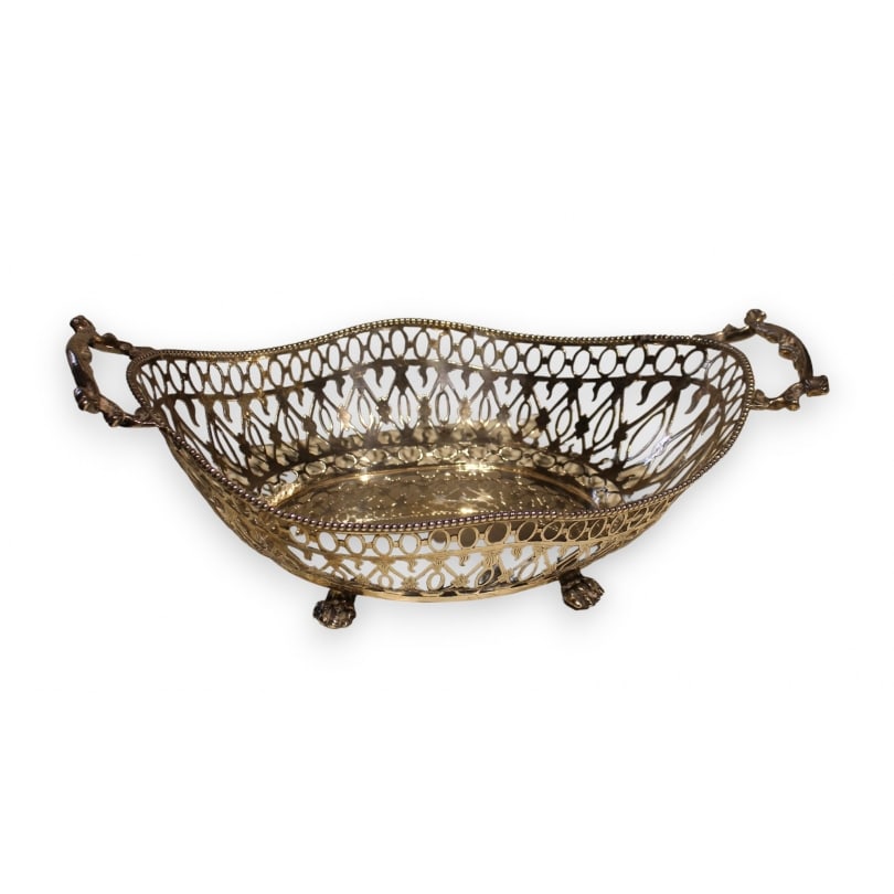 Danish Early 20th century Oval openwork silver bread box: Oval silver bread basket, 833 style, openwork design, 1910,535gOrigin: HollandPeriod: Early 20th centuryMaterials: SilverDimensions: Ht 11 x 34 x 20 cm