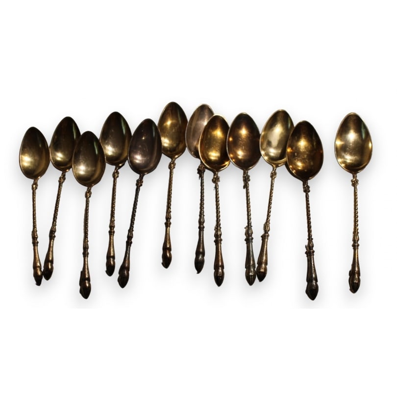 German 19th century Set of 12 crowbar spoons: Set of twelve 800 silver twisted spoons with crowbar ends.Provenance: Pastori CollectionOrigin: GermanyPeriod: 19th centuryMaterials: SilverDimensions: Ht 4 x 27 x 14 cm