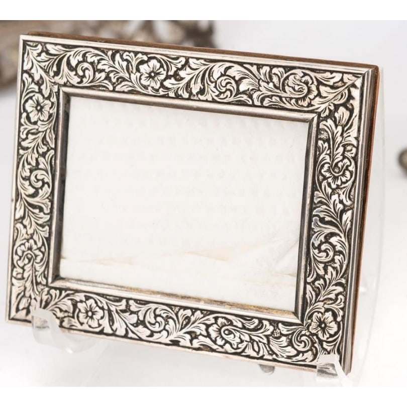 Antique 800 silver frame with engraved floral decoration (1 of 4)