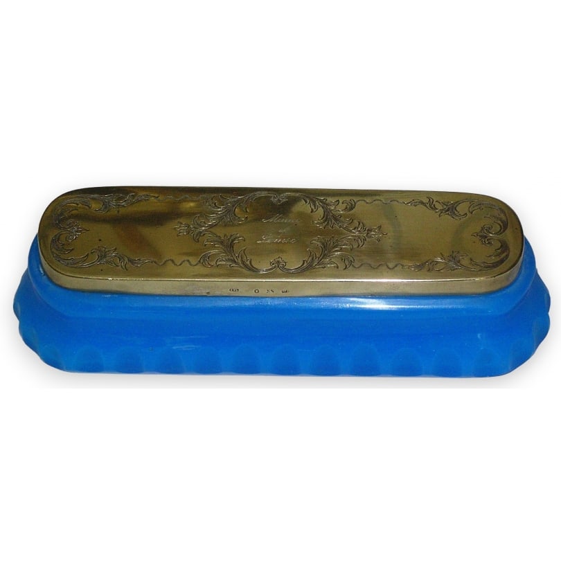 French 19th century Blue and silver opaline glass box: Blue and silver opaline glass boxOrigin: FrancePeriod: 19th centuryMaterials: OpalineDimensions: Ht 5 x 9.5 x 7 cm