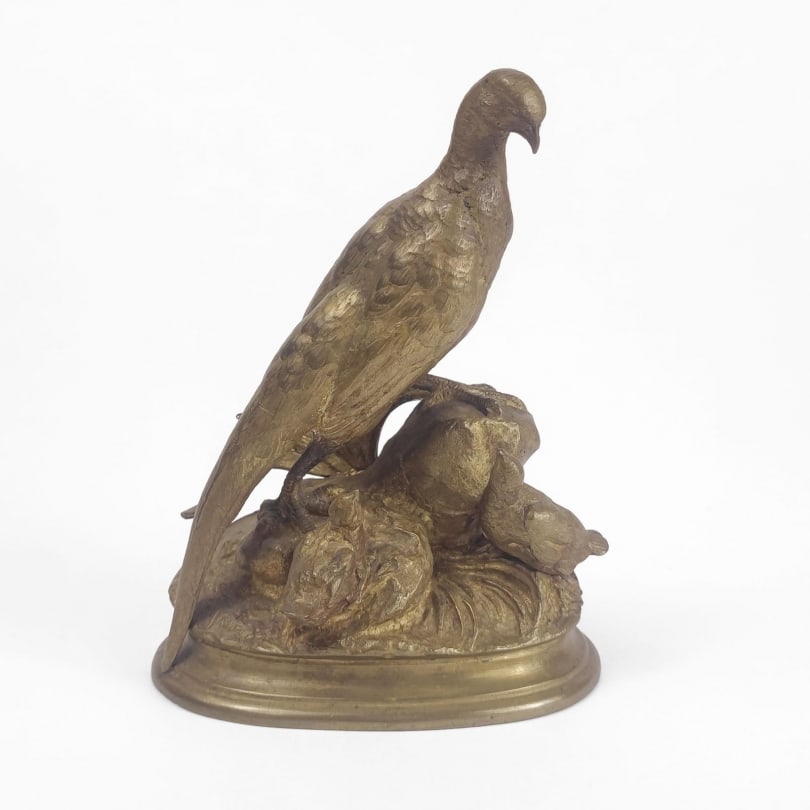 19th century Bronze "Pheasant and its young" signed J. MOIGNIEZ: Bronze sculpture "Pheasant hen on a rocky mound watching over her two chicks" signed J. MOIGNIEZ (Jules 1835-1894)Origin: FrancePeriod: 19th centuryMaterials: BronzeDimensions: Ht 15 x 11 x 8 cm