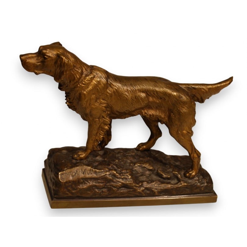 Bronze hunting dog signed Donat MOTTE: Bronze hunting dog signed Donat MOTTEOrigin: FrancePeriod: 20th centuryMaterials: BronzeDimensions: Ht 14 x 20 x 7 cm