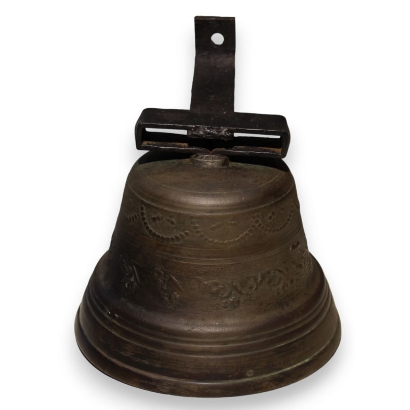 19th century Andreotti Galli & Co. Bell: Bell by Andreotti Galli & Cie Tavanne, with mount for wall mountingOrigin: SwitzerlandPeriod: 19th centuryMaterials: BronzeDimensions: Ht 19 x 19 x 22 cm