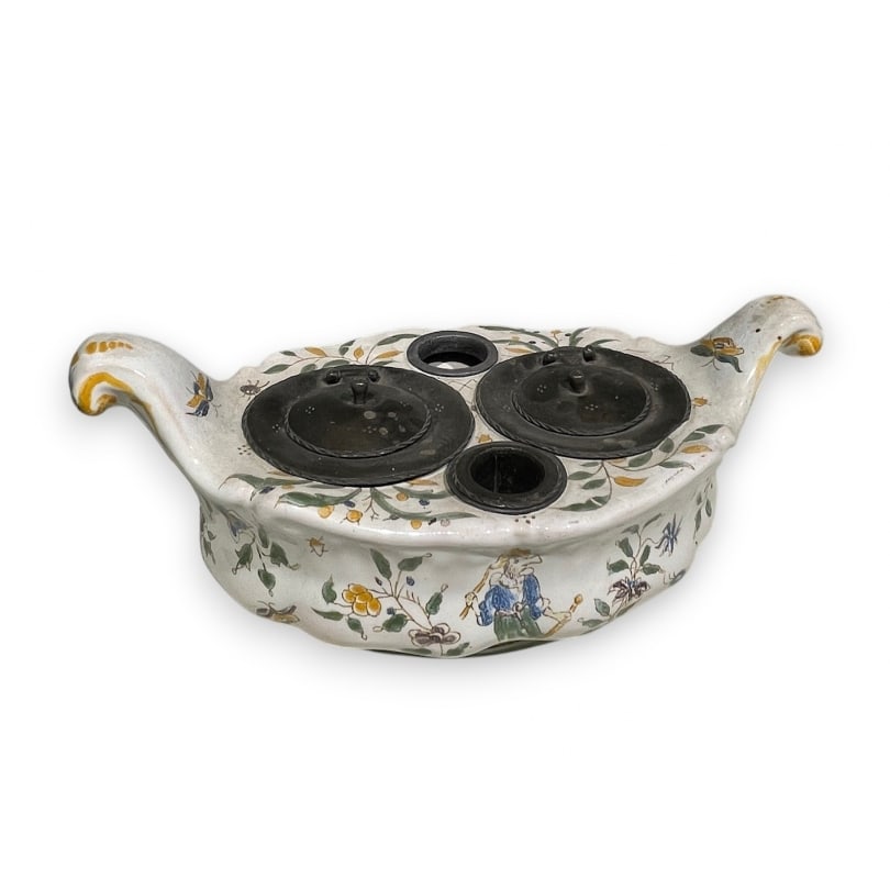 French Earthenware inkwell from Moustier and pewter: Earthenware inkwell from Moustier and pewterOrigin: FrancePeriod: 19th centuryMaterials: EarthenwareDimensions: Ht 11 x 26 x 9 cm
