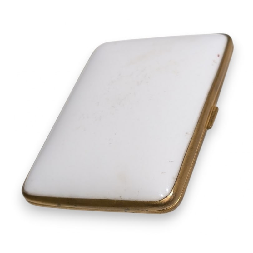 German ROSENTHAL porcelain cigarette case: ROSENTHAL porcelain and brass cigarette caseOrigin: GermanyPeriod: 20th centuryMaterials: PorcelainDimensions: Ht 9.5 x 7 x 2 cm