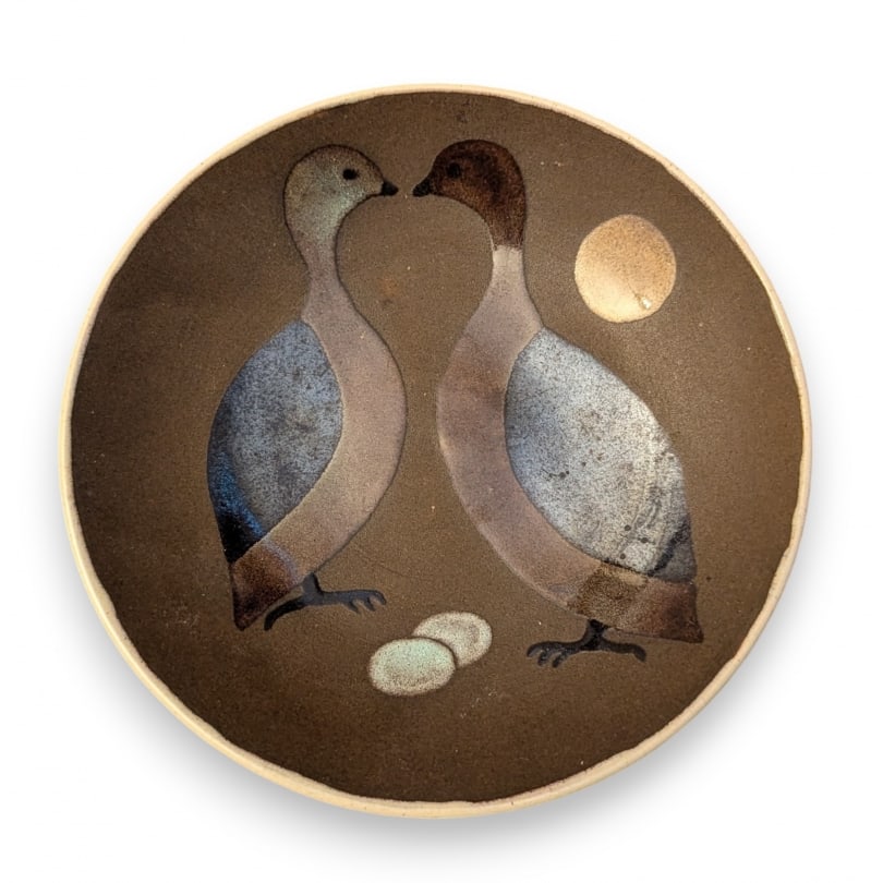 Danish earthenware plate Bing & Grøndahl: Danish earthenware plate decorated with birds and eggs by Gunnar Nylund for Bing & GrøndahlOrigin: DenmarkPeriod: 20th centuryMaterials: EarthenwareDimensions: Height 3 x Diameter 15.5 cm