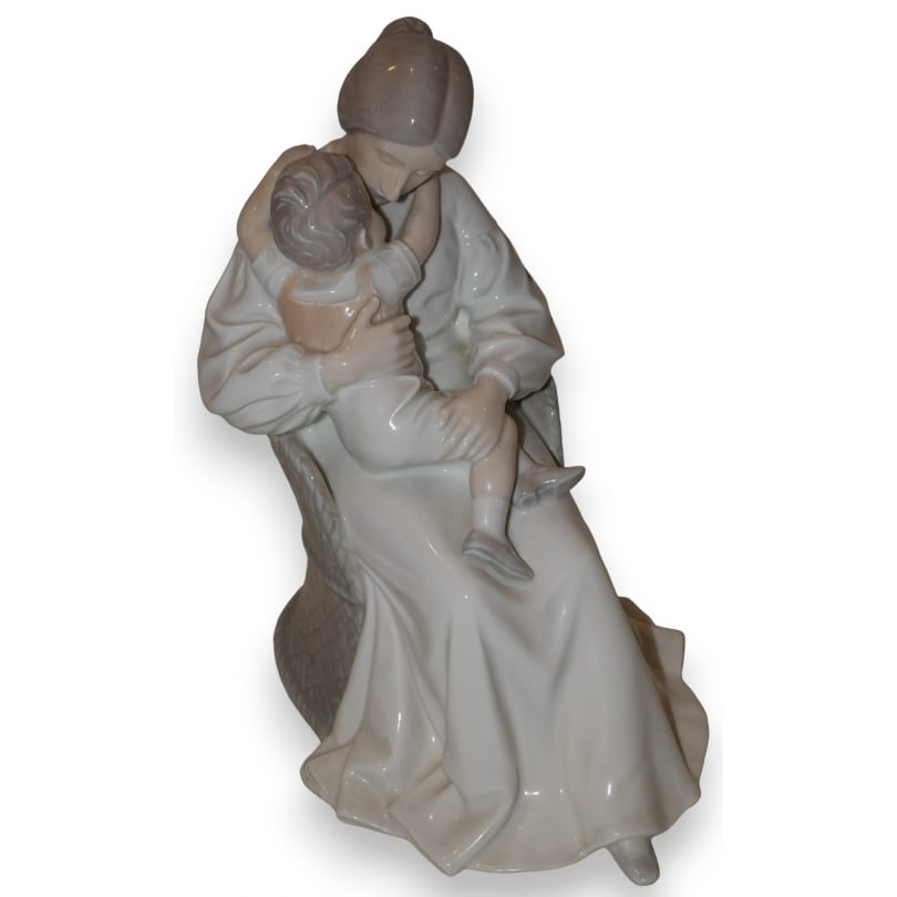 Porcelain "Mother and Child" Group Bing & Grondahl (1 of 3)