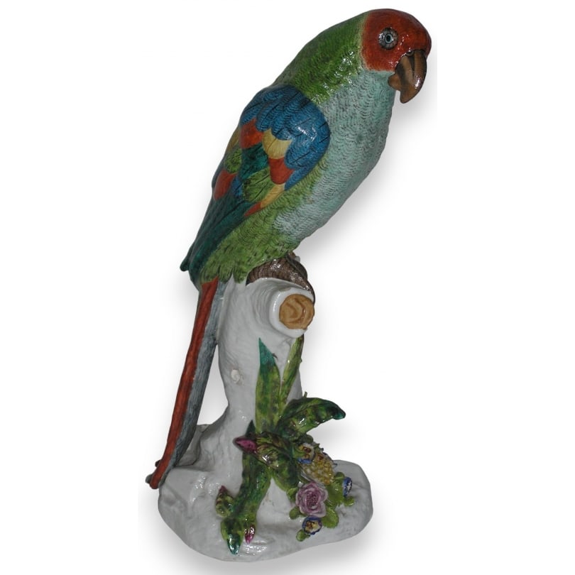 German Wallendorf. 19th century Animal figure "Parrot".: German animal figure "Parrot on a branch", in polychrome porcelain from Wallendorf. 19th century.Origin: GermanyPeriod: 19th centuryMaterials: PorcelainDimensions: Ht 36 x 15 x 16 cm