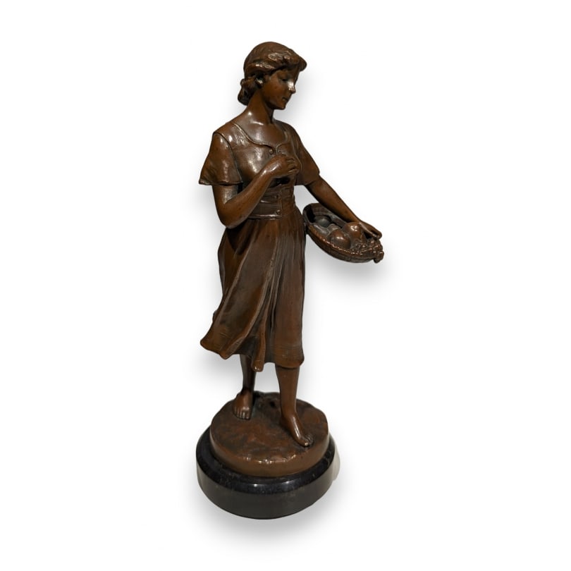 French 19th century Statue "Little Merchant Woman": Statue "Little Merchant Woman" in spelter, black marble baseOrigin: FrancePeriod: 19th centuryMaterials: SpelterDimensions: Ht 26 x 12 x 9 cm