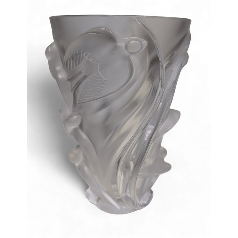 "Martinet" vase signed LALIQUE France: "Martinet" vase signed LALIQUE FranceOrigin: FrancePeriod: 20th centuryMaterials: GlassDimensions: Height 24.5 x Diameter 21 cm