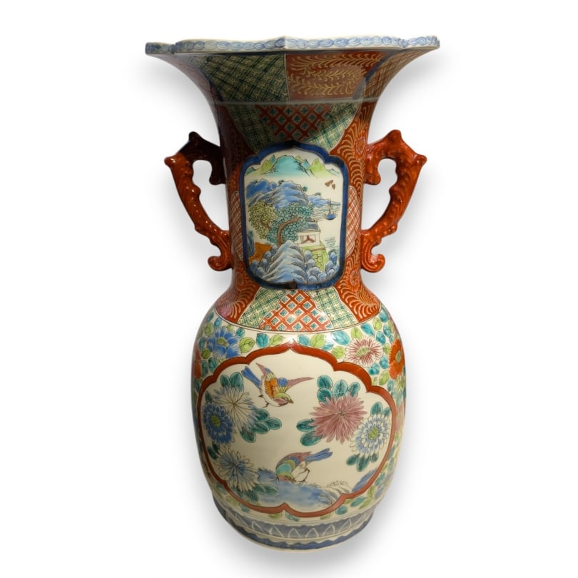 Antique Rare Large Chinese porcelain vase with handles: Large Chinese porcelain vase with handles decorated with birdsOrigin: ChinaPeriod: 20th centuryMaterials: PorcelainDimensions: Height 45 x Diameter 25 cm