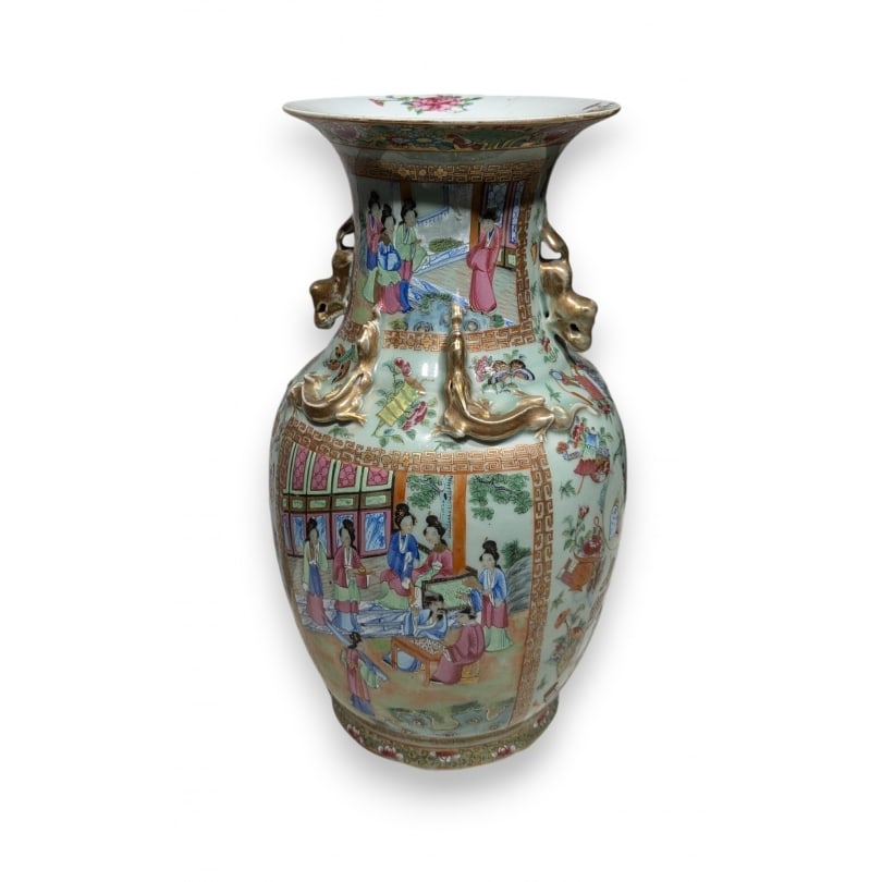 Canton vase decorated with an interior scene: Canton vase decorated with an interior scene(Félé)Origin: ChinaPeriod: 19th centuryMaterials: PorcelainDimensions: Height 37 x Diameter 22 cm