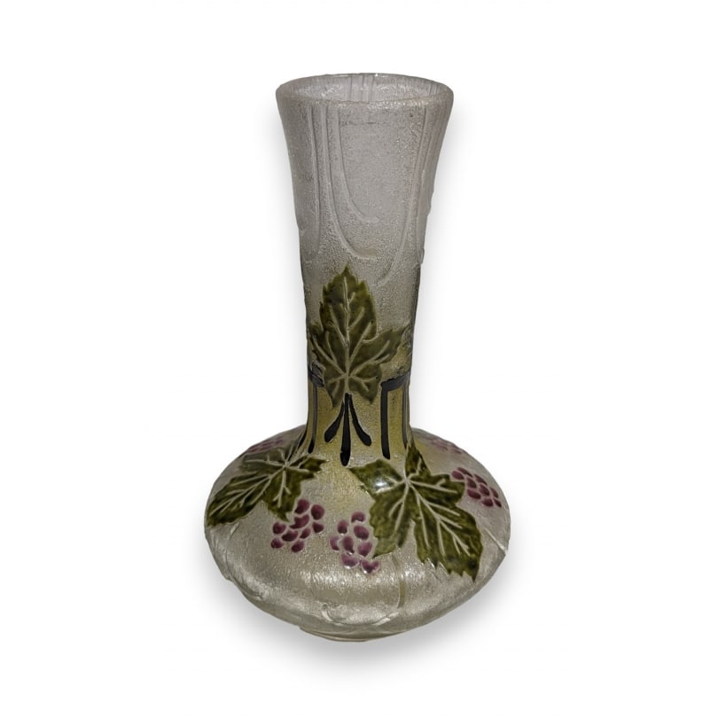 Enamelled glass vase "Vampres" signed LEGRAS: Ball-shaped glass vase with white background, polychrome enamel decoration cut with acid, signed LEGRAS (François-Théodore 1839-1916)Origin: FrancePeriod: 20th centuryMaterials: GlassDimensions: Hei