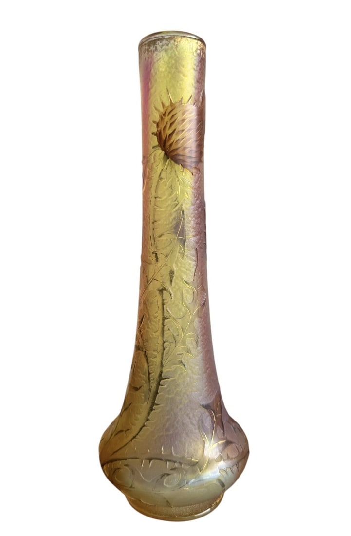 Art Nouveau French Daum - Vase with thistle decoration: A baluster-shaped vase on a pedestal base, decorated with a delicate, enameled thistle motif, surmounted by fine gilding on a frosted, iridescent, slightly opalescent yellow and pink marbled glass bac
