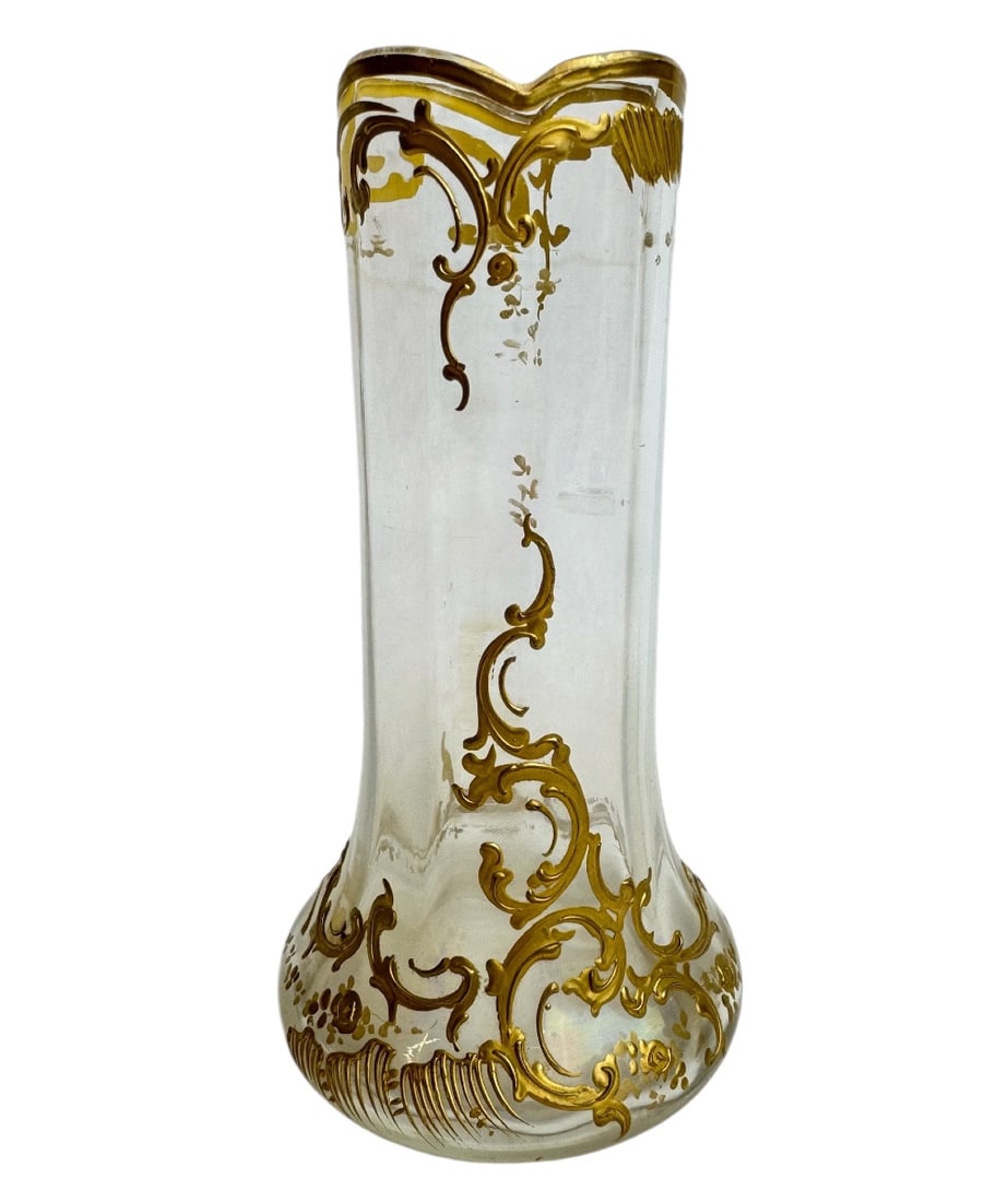 Vase decorated with flowers and arabesques, attributed to Baccarat: A Venetian-ribbed vase attributed to Baccarat, decorated with flowers and arabesques in gilt enamel, 19th century, Napoleon III period. Height 15cm, base 7.5cm diameter