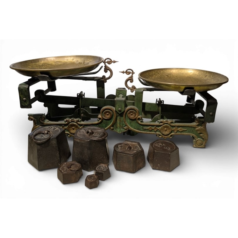 French 19th century Two-pan balance: Two-pan balance, with weightsOrigin: FrancePeriod: 19th centuryMaterials: Cast ironDimensions: Ht 27 x 70 x 30 cm