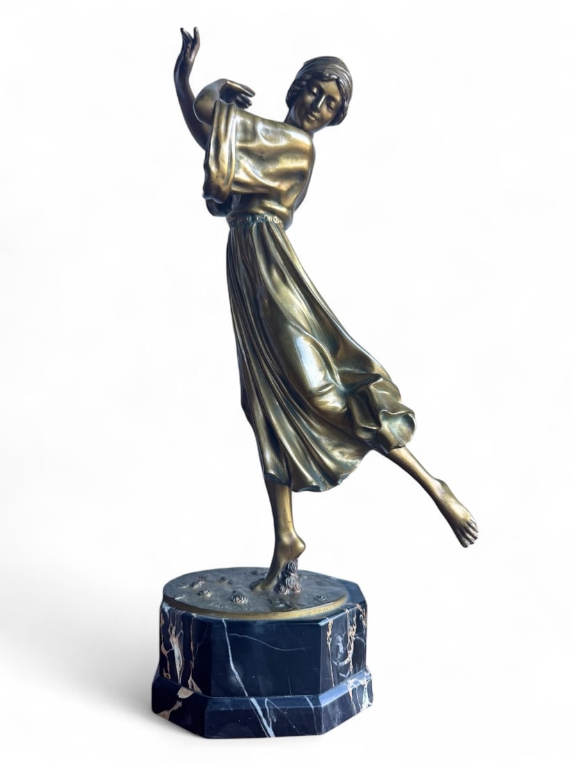 Paul Philippe, bronze sculpture - Dancer: Paul Philippe, bronze sculpture of a dancer with a gilt patina, signed P. Philippe on the base, along with the foundry mark Akt-Ges Gladenbeck Berlin D. 788. The sculpture rests on a Portoro marble pl