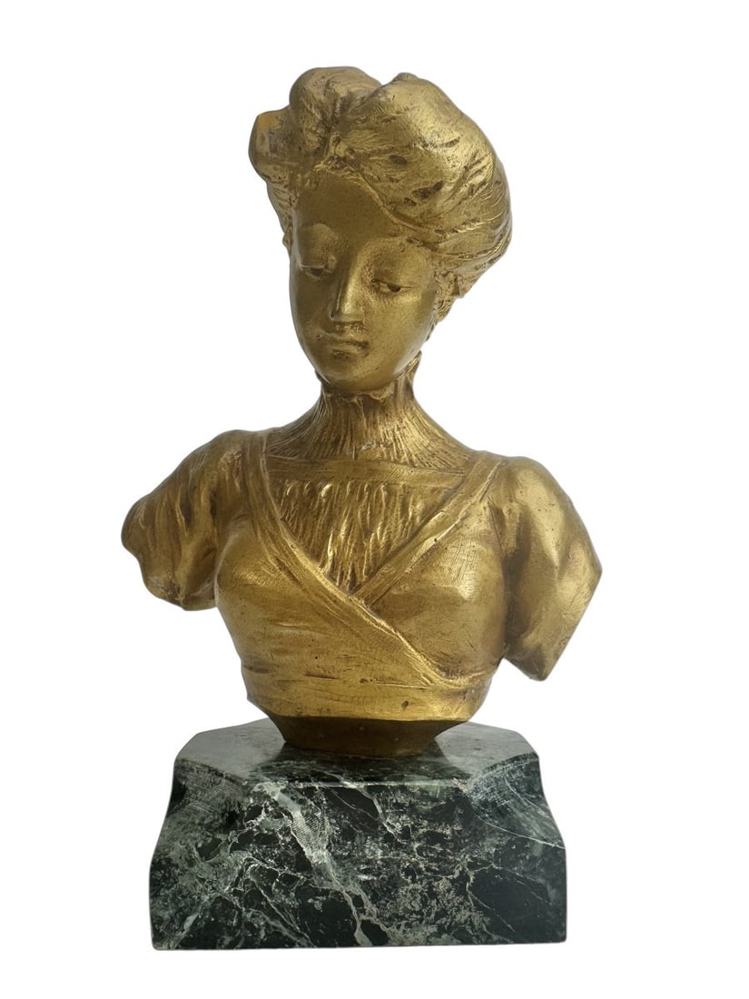 Lenormand, bronze bust of a woman Art Nouveau: Art Nouveau bronze bust of a lady with a chignon, signed Lenormand, on a marble base, 16x12x8cm