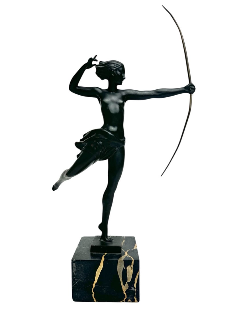 Art Deco Atalante Model by Max Le Verrier: Art Deco sculpture depicting Atalanta and Diana the Huntress with a bow, cast in an early edition after Max Le Verrier, signed DEMARCO on its base, resting on a marble plinth. Total height with the bo