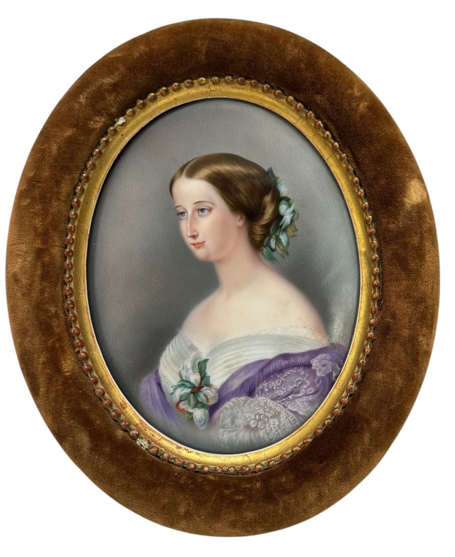 KPM - After Winterhalter Portrait Emperatrice Eugenie: After the painting by Franz Xaver Winterhalter, oval portrait of Empress Eugenie on a KPM porcelain plaque, unsigned, framed. Dimensions: 15 x 11.5 cm and 20 x 17 cm with the frame.