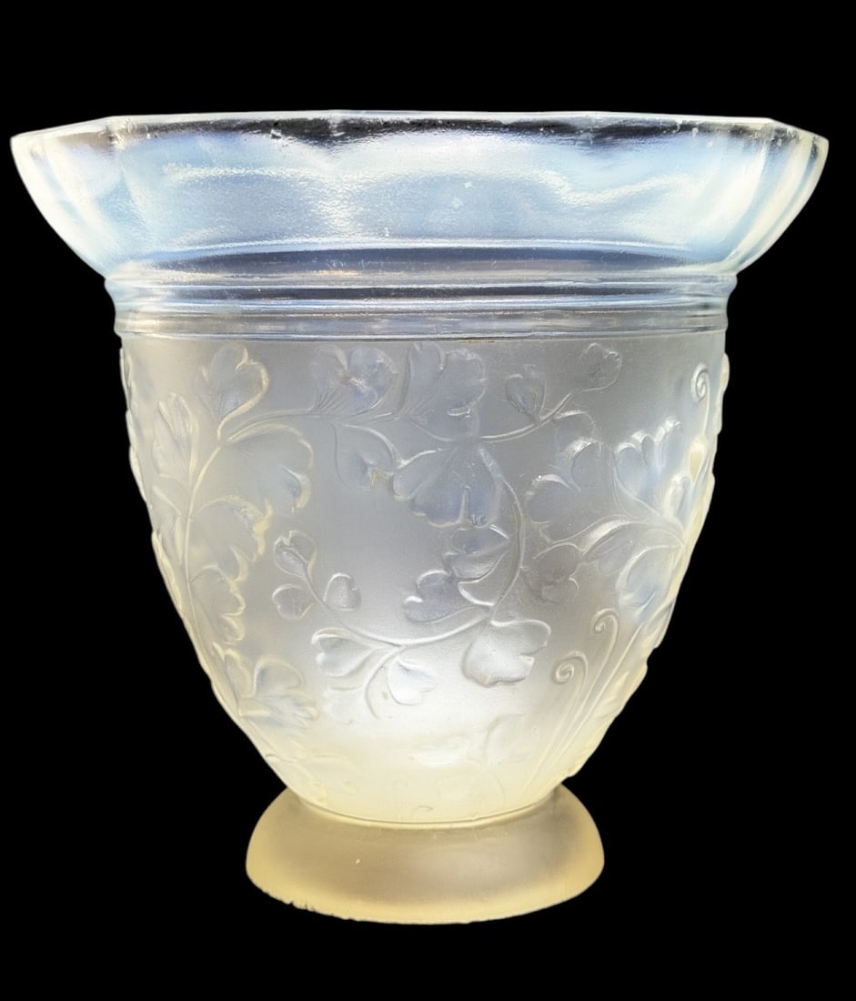 Etling - Opalescent Glass Vase with Maidenhair Fern Decoration: Round pressed opalescent glass vase with a 12-sided flared rim, featuring a Maidenhair fern motif on the bowl and plain rim, on a round base, 14cm high, 14.5cm in diameter, and 7cm in base diameter. S