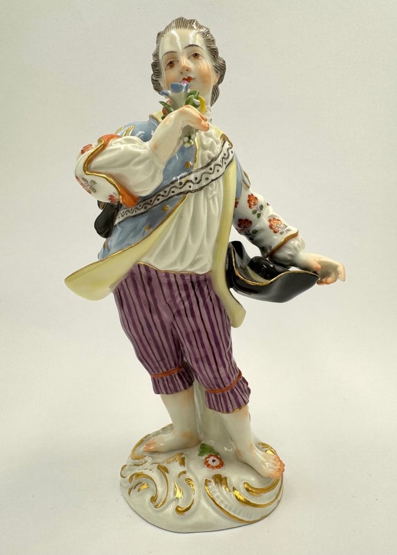Meissen Porcelain Figurine - Gardener Child with Hat in Hand: Meissen porcelain figurine, gardener child with a hat in his hand (Gärtnerkind mit Hut in der Hand). Model created by Johann Joachim Kaendler between 1750 and 1760 for a series of 80 gardener child f