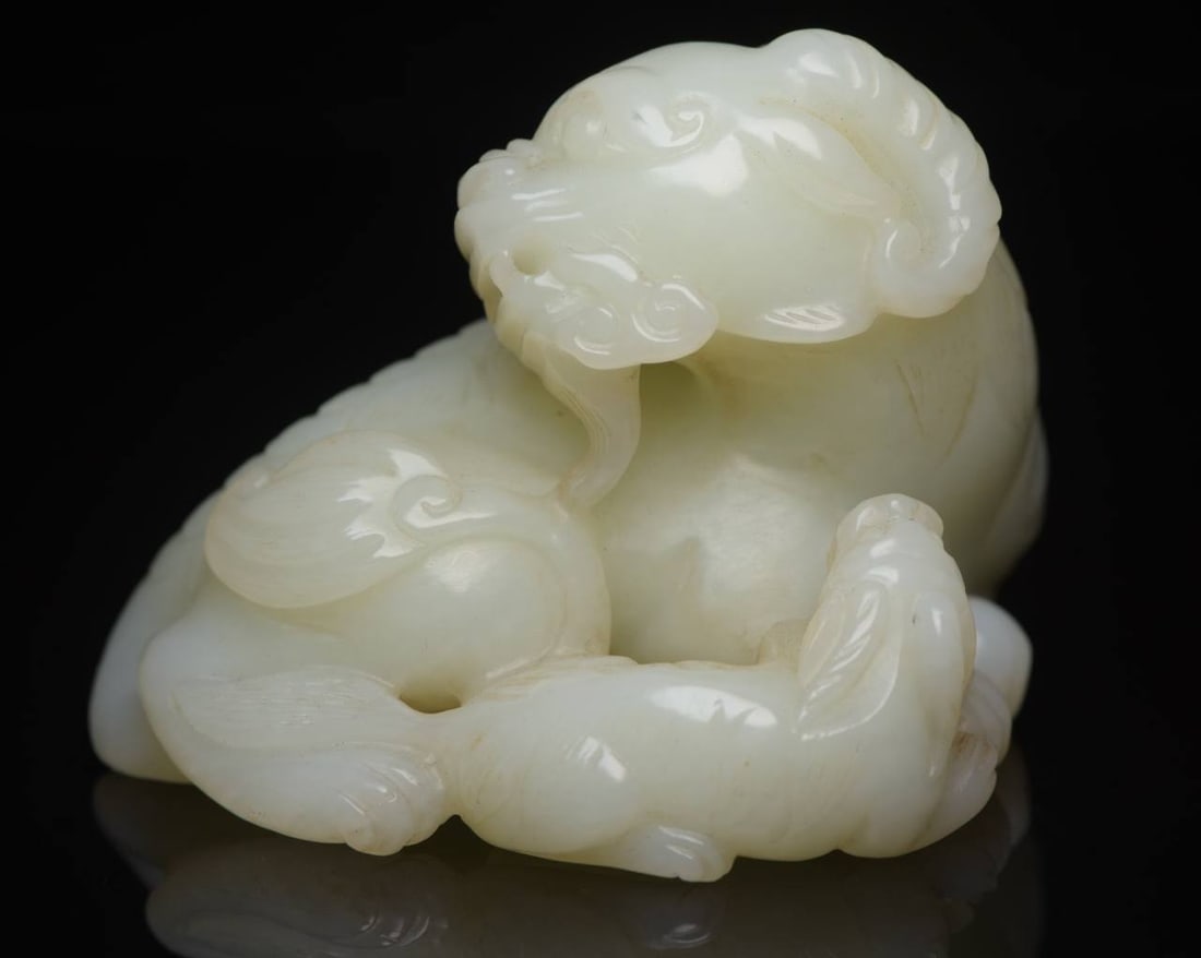 Hetian Jade Mother and Child Beast Design: Hetian Jade Mother and Child Beast Design, . Dimensions: 7.6×6.0×5.6 cm, Weight: 222 grams.