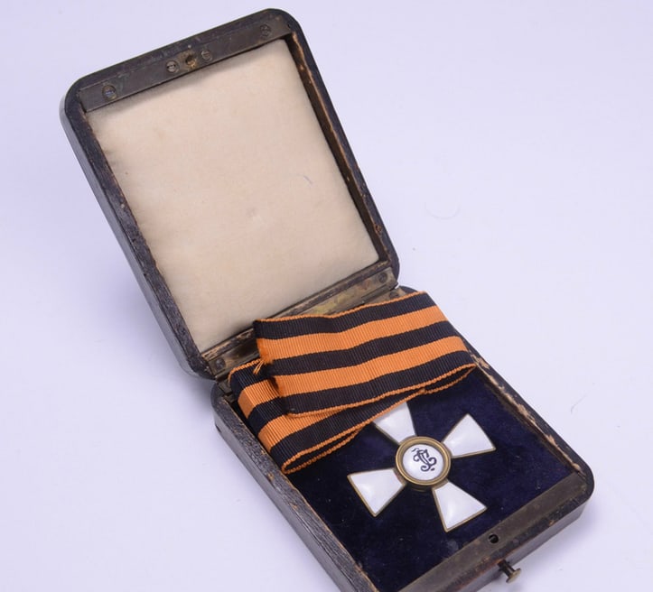 Antique Rare Russian Empire Badge of the Order of St. George (private) in its original box: Badge of the Order of St. George (private) in its original box