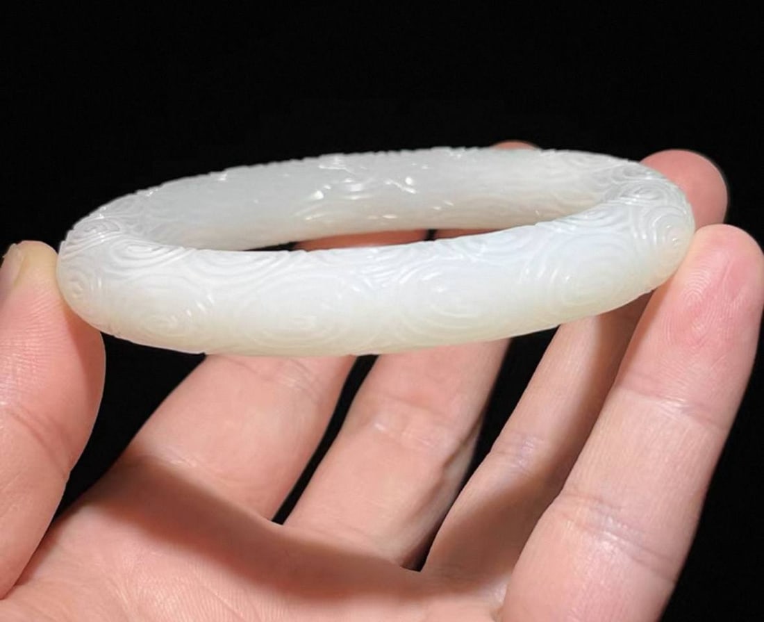 Hetian jade auspicious cloud and cloud pattern bracelet. - 2