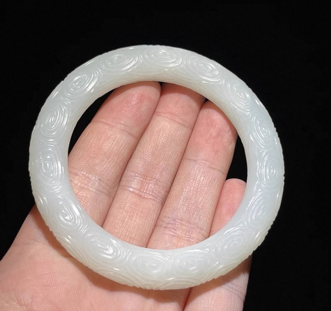 Hetian jade auspicious cloud and cloud pattern bracelet. - 4