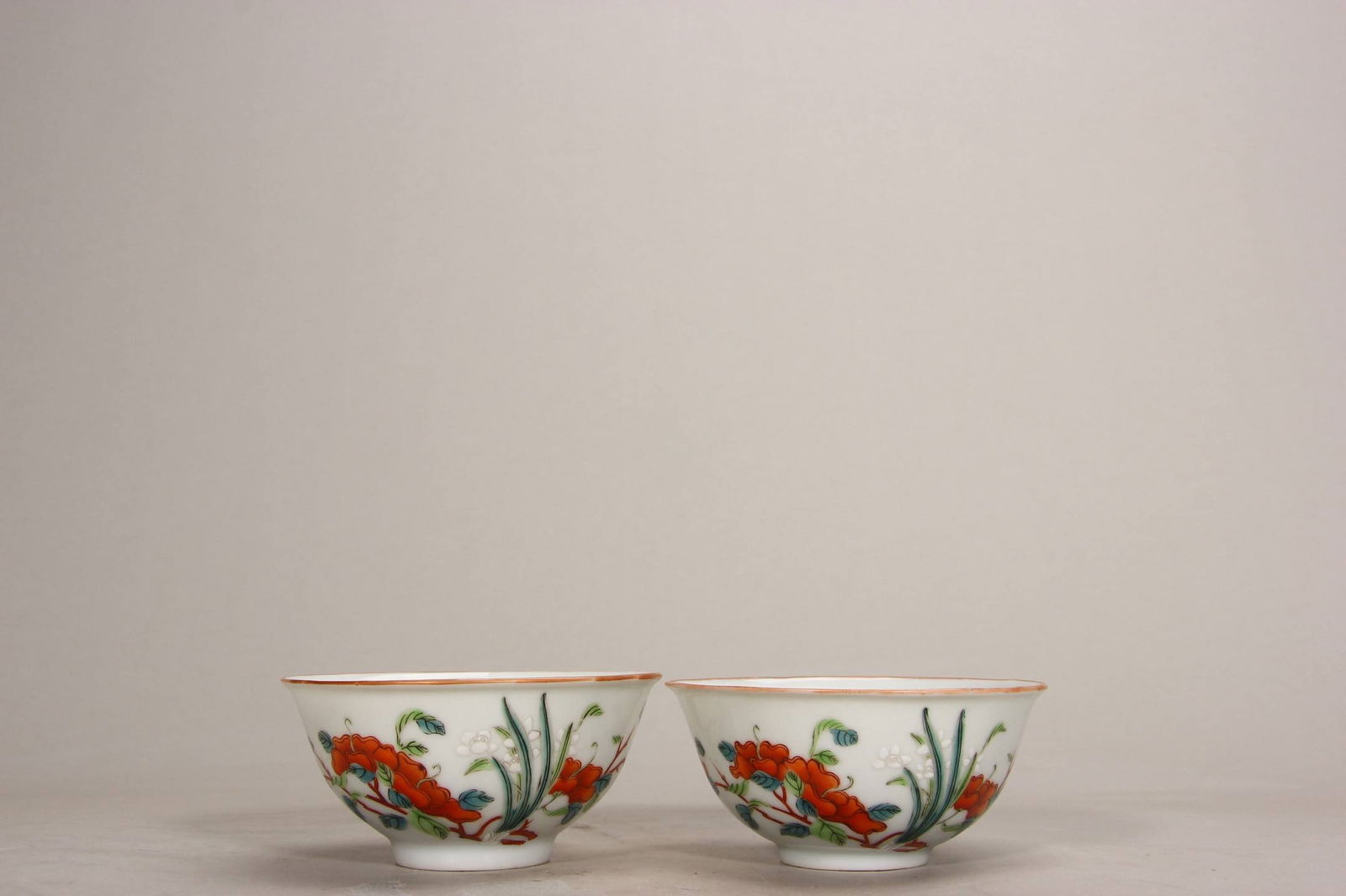 A small famille rose floral bowls from the Qianlong period of the Qing dynasty (1 of 9)