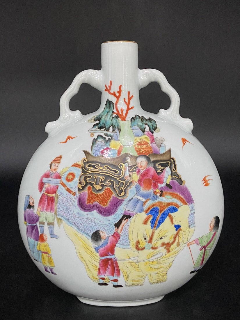 famille rose Elephant and Moon Flask.: Height 30 cm, diameter 24 cm. Famille rose Elephant and Moon Flask.
