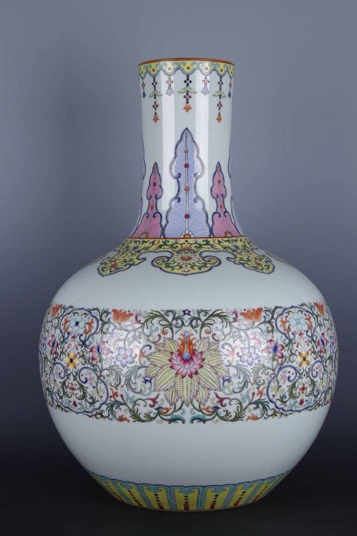 Qing Dynasty, Yongzheng Period Enamelled celestial globe vase: Qing Dynasty, Yongzheng Period: Enamelled celestial globe vase, height 54.5 cm, mouth diameter 12 cm, base diameter 20.5 cm.